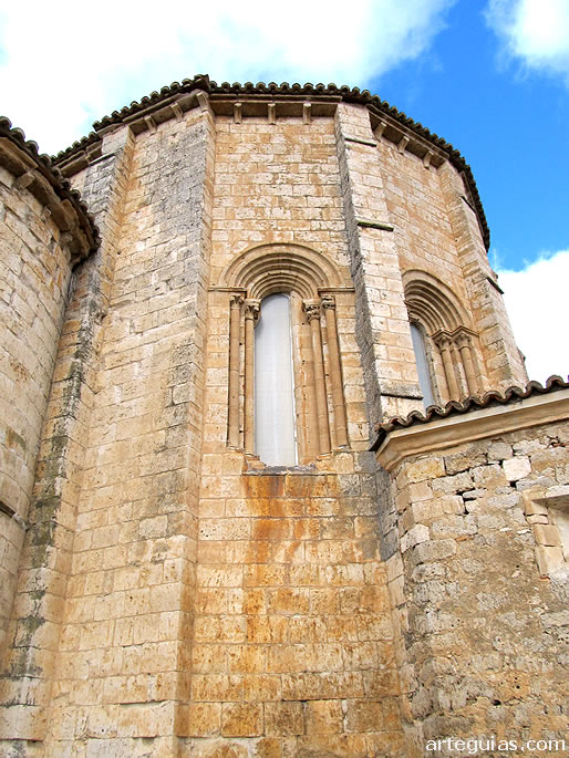 &Aacute;bside central de la iglesia del monasterio
