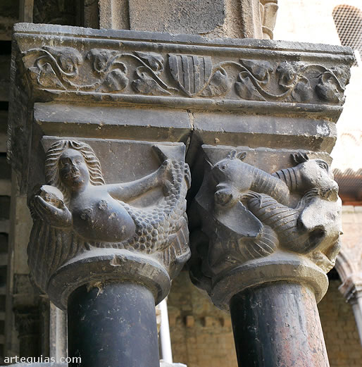 Nereida en un capitel dl claustro