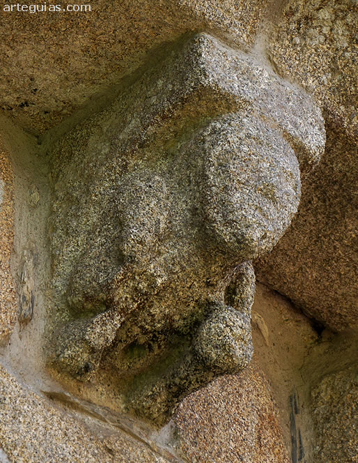 Canecillo de una mujer