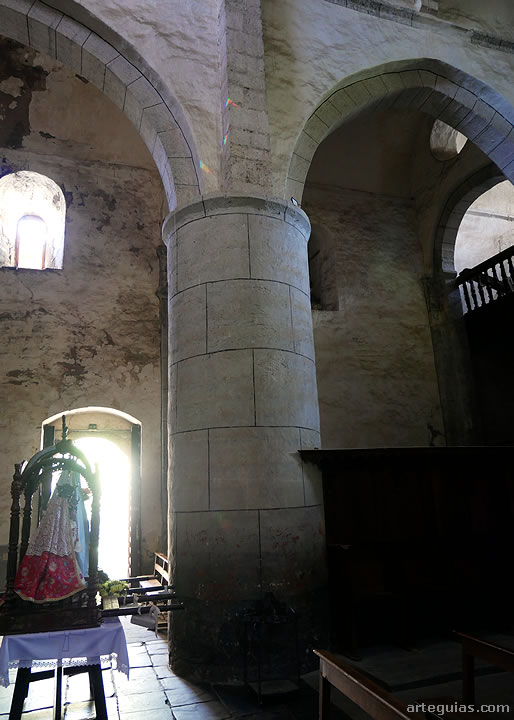 Monasterio de San Pedro de Montes: interior de la iglesia monacal
