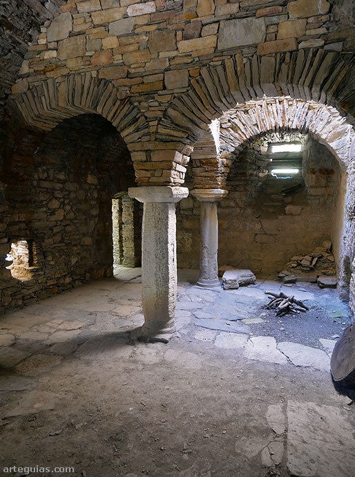 La cocina es una de las dependencias mejor conservadas y  con encanto del monasterio