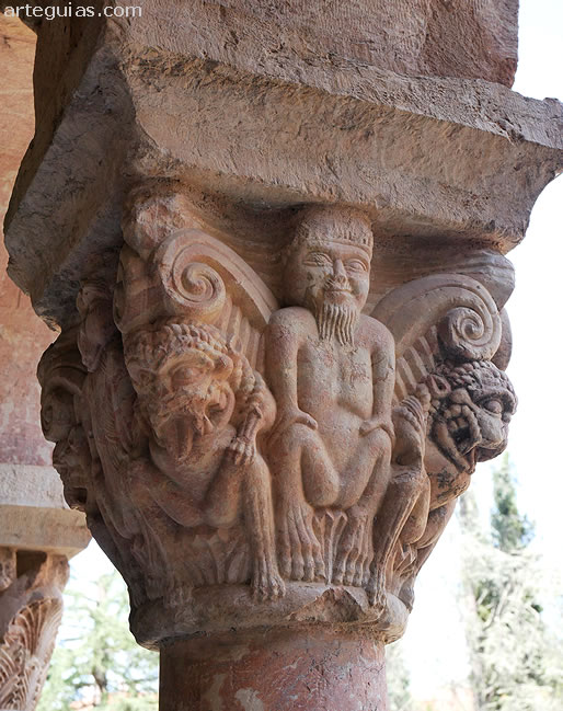 Capitel figurado del claustro