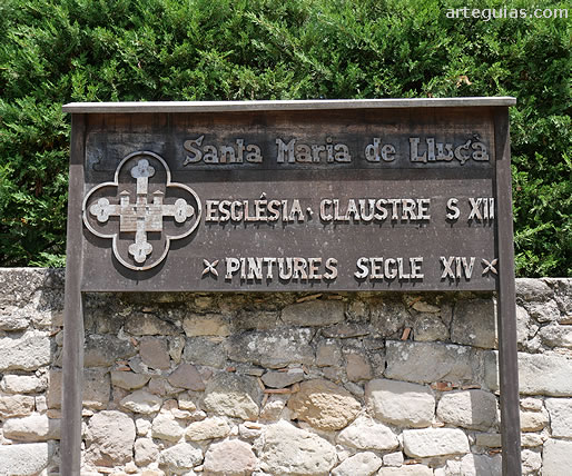 Cartel indicador en el Monasterio de Santa Mar&iacute;a de Llu&ccedil;&agrave;