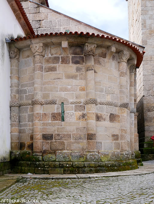 Exterior del &aacute;bside norte