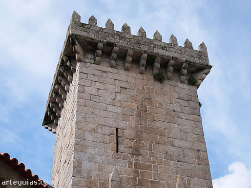 Torre campanario