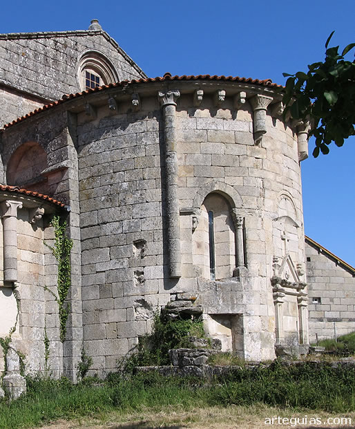 &Aacute;bside central de la iglesia de Xunqueira de Espada&ntilde;edo
