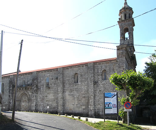 Monasterio de Xunqueira de Espada&ntilde;edo: muro norte de la iglesia mon&aacute;stica