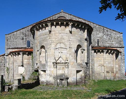 Cabecera de la iglesia del Monasterio de Xunqueira de Espada&ntilde;edo