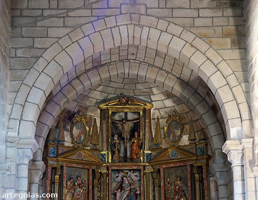 Arco triunfal y b&oacute;vedas del &aacute;bside central