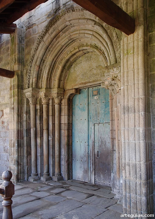 Monasterio de Santa Mar&iacute;a de Ferreira de Pallares, Lugo: portada principal