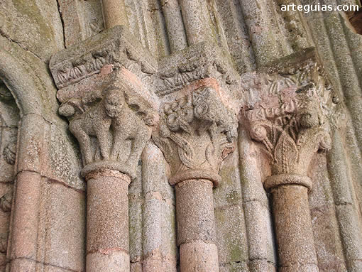 Columnas de la portada principal