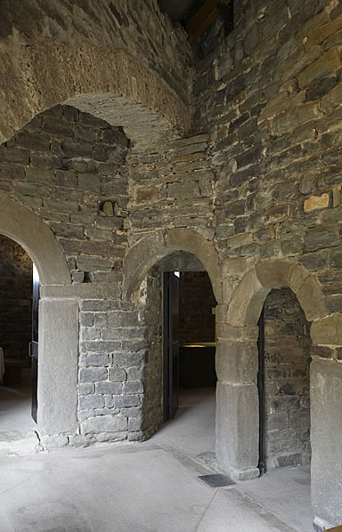 Casserres es un amplio complejo mon&aacute;stico