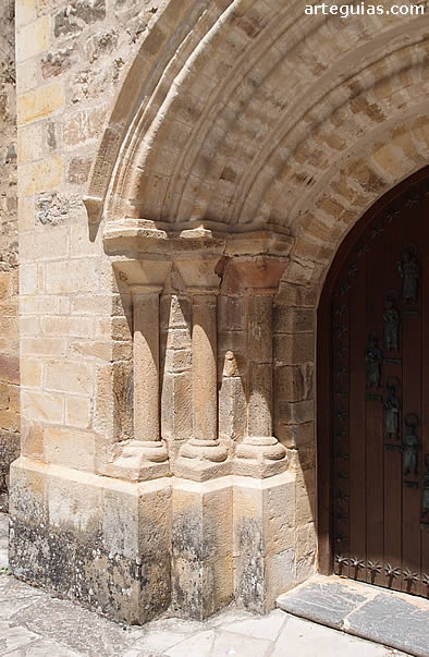 Columnas y arquivoltas de la Puerta del Perd&oacute;n