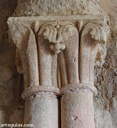 Capiteles vegetales de la sala capitular