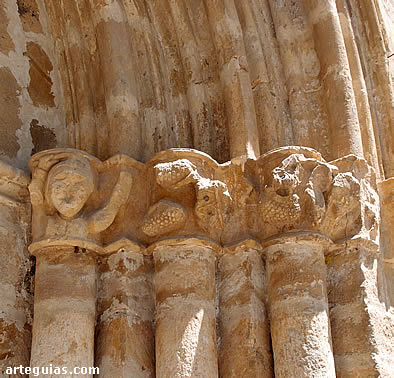 Capiteles del lado derecho