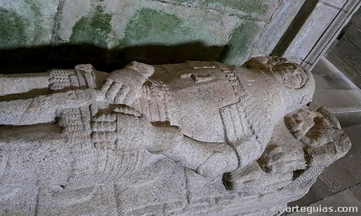 Sarc&oacute;fago de un caballero de los Bahamonse en la Capilla de San Juan