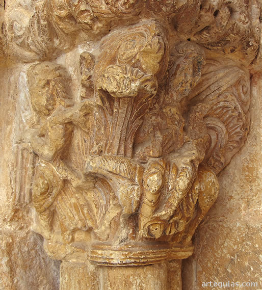 Capitel de la portada