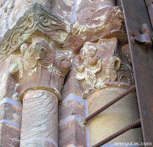 Columnas del arco triunfal, ahora en la fachada occidental