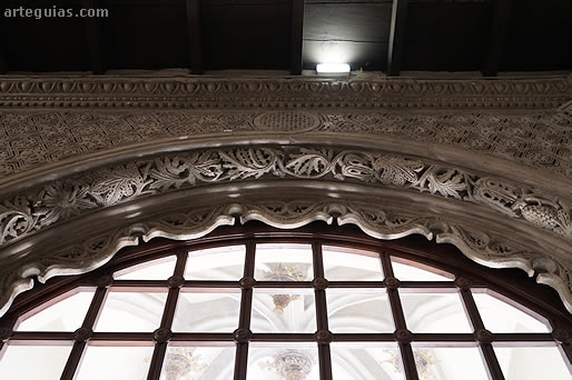 Decoraci&oacute;n g&oacute;tico-mud&eacute;jar de una de las capillas