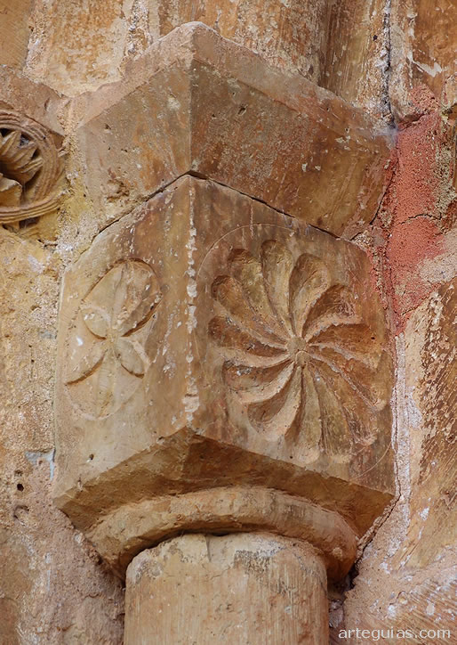 Capitel c&uacute;bico