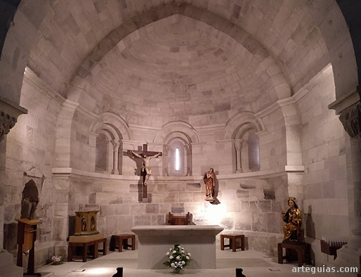 Ábside y presbiterio de la Iglesia de Cabanillas, Navarra
