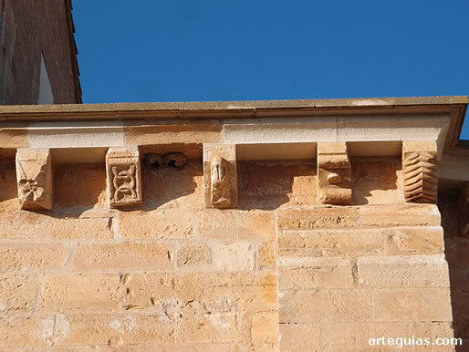 Canecillos del presbiterio