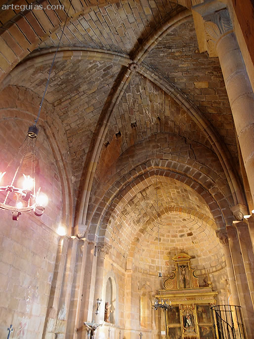 Interio abovedado de la iglesia de Fuensaúco, Soria