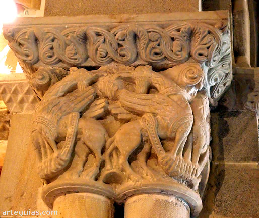 Las Henestrosas de las Quintanillas: capitel de grifos en la cabecera