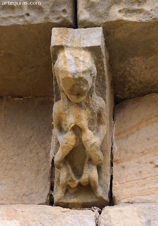 Mujer con serpietes