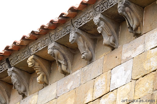 La iglesia paletina de MAtalbaniega destaca por su asombrosa colección de canecillos
