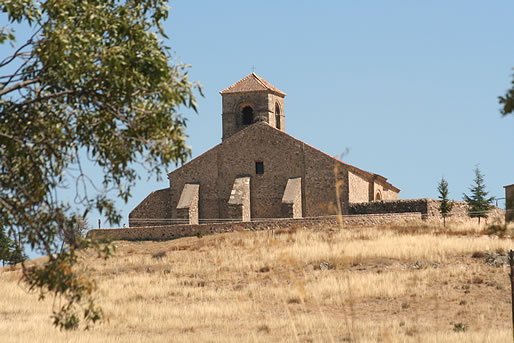 Iglesia de San Cristóbal de La Cuesta desde la lejanía
