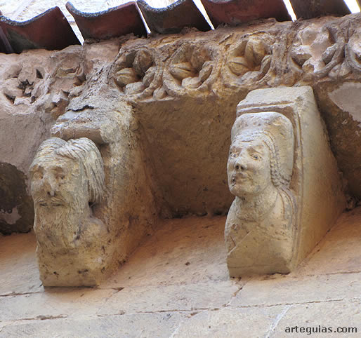 Canecillos del &aacute;bside