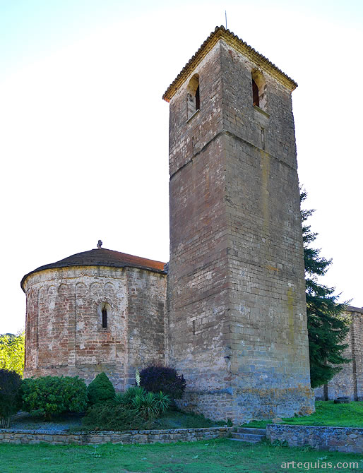Cabecera y torre campanario