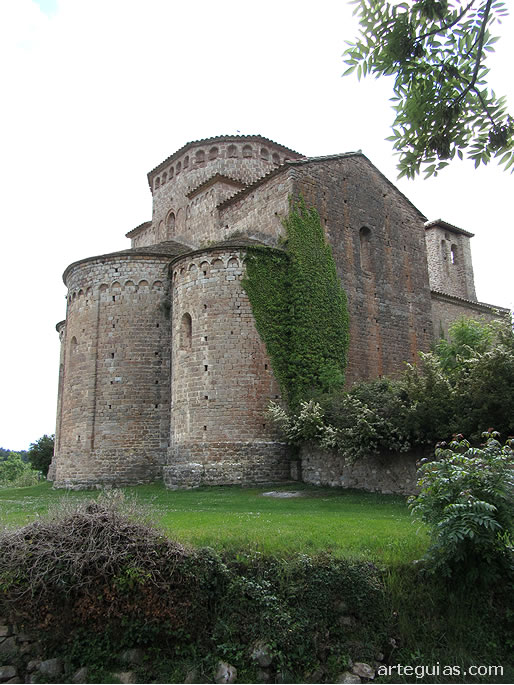 Imponente aspecto de la iglesia desde el norte