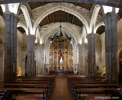 Interior de la iglesia de Santa Mar&iacute;a del Azogue de Betanzos