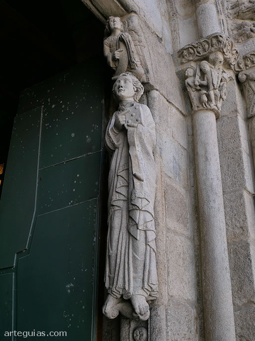 Ap&oacute;stol San Juan en la puerta oeste