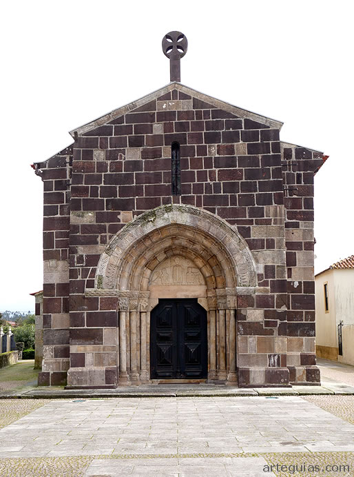 Gu&iacute;a de la iglesia de S&atilde;o Crist&oacute;v&atilde;o de Rio Mau, Portugal