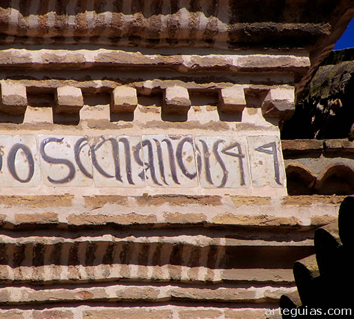 Inscripción que aseura que la torre campanario de Utebo se terminó en 1544