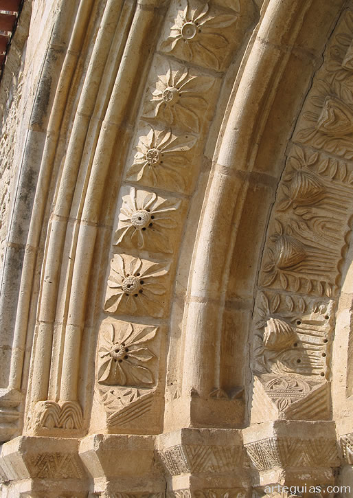 Decoración de las arquivoltas