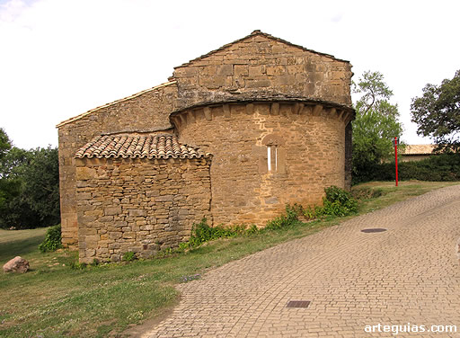 Iglesia de Erist&aacute;in, Navarra: vista desde el costado oriental de la cabecera