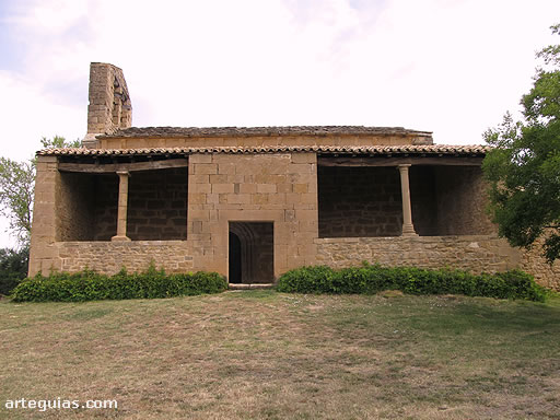 Fachada sur de la iglesia de Erist&aacute;in, Navarra