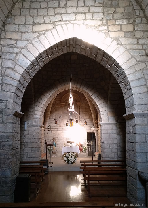 Interior de la iglesia de Eusa, Navarra
