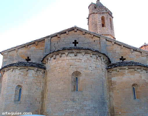 Cabecera triabsidal de la iglesia de Luz&aacute;s, Huesca