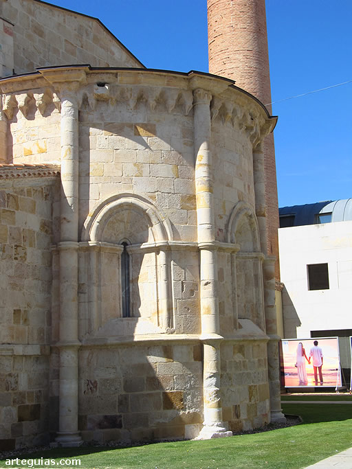 &Aacute;bside de la iglesia de Santa Mar&iacute;a de la Horta, Zamora