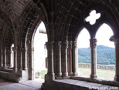 Imagen del p&oacute;rtico visto desde el oeste