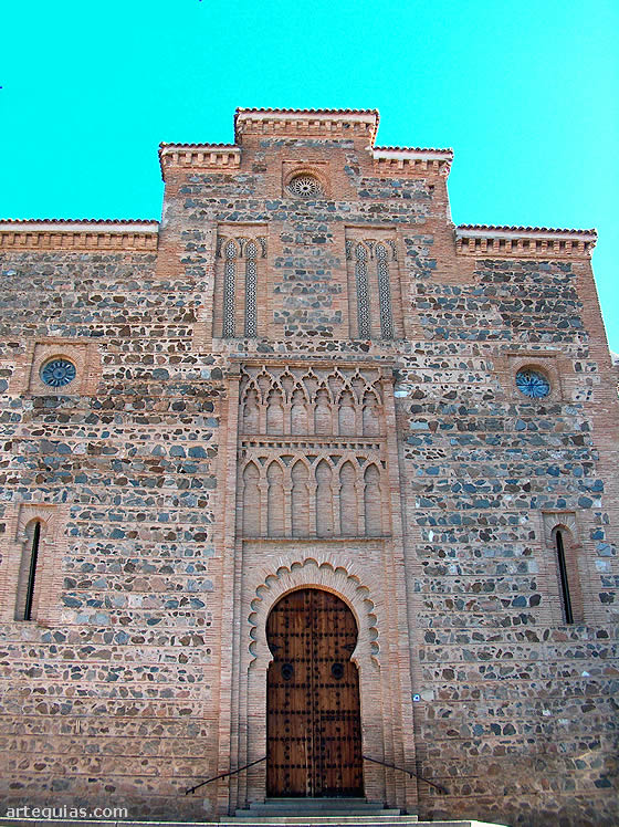 Fachada de Santiago del Arrabal en Toledo