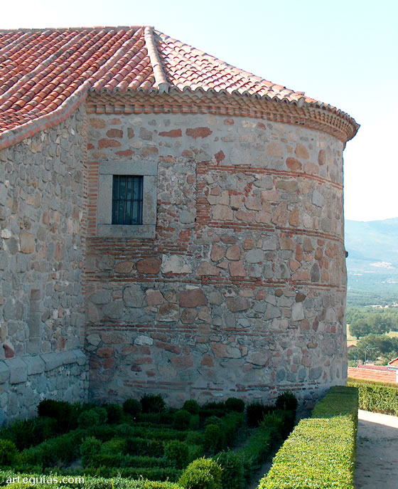 Mud&eacute;jar popular en la iglesia parroquial de Guadarrama (Madrid)