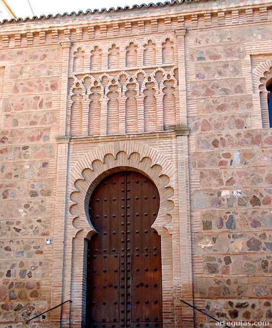 T&iacute;pica puerta del mud&eacute;jar toledano