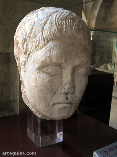 Cabeza de un busto romano