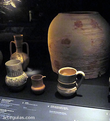 Cerámica andalusí de los siglos X al XIII